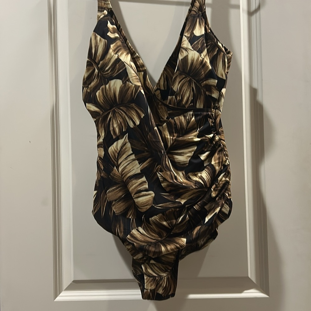 Miraclesuit Tropical one-piece wireless sideswipe drape swimsuit bathing suit 18